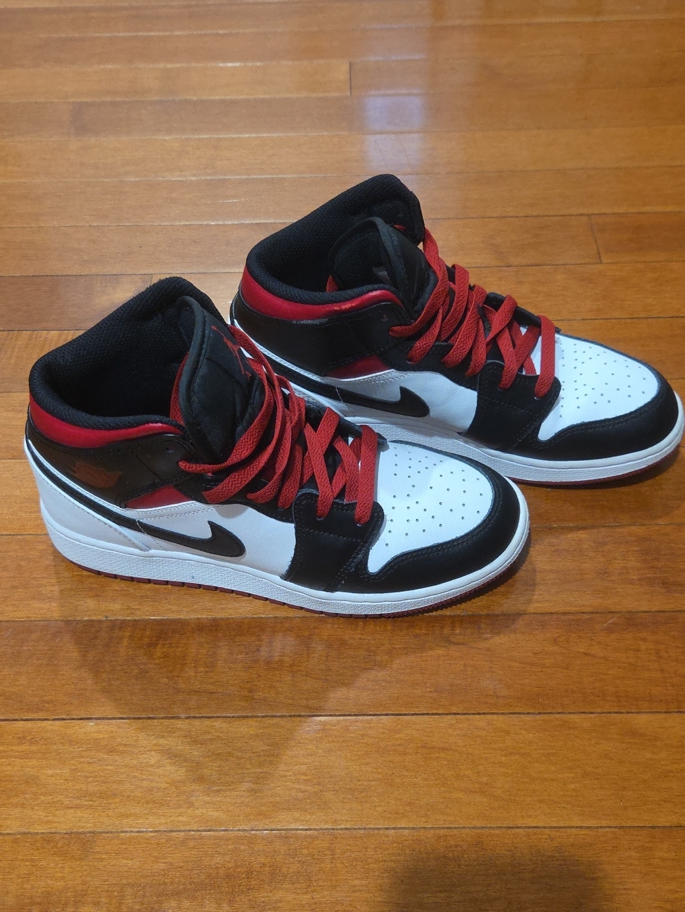 Jordan Mid-Top Sneakers in Black, White & Red Size 6 Y.